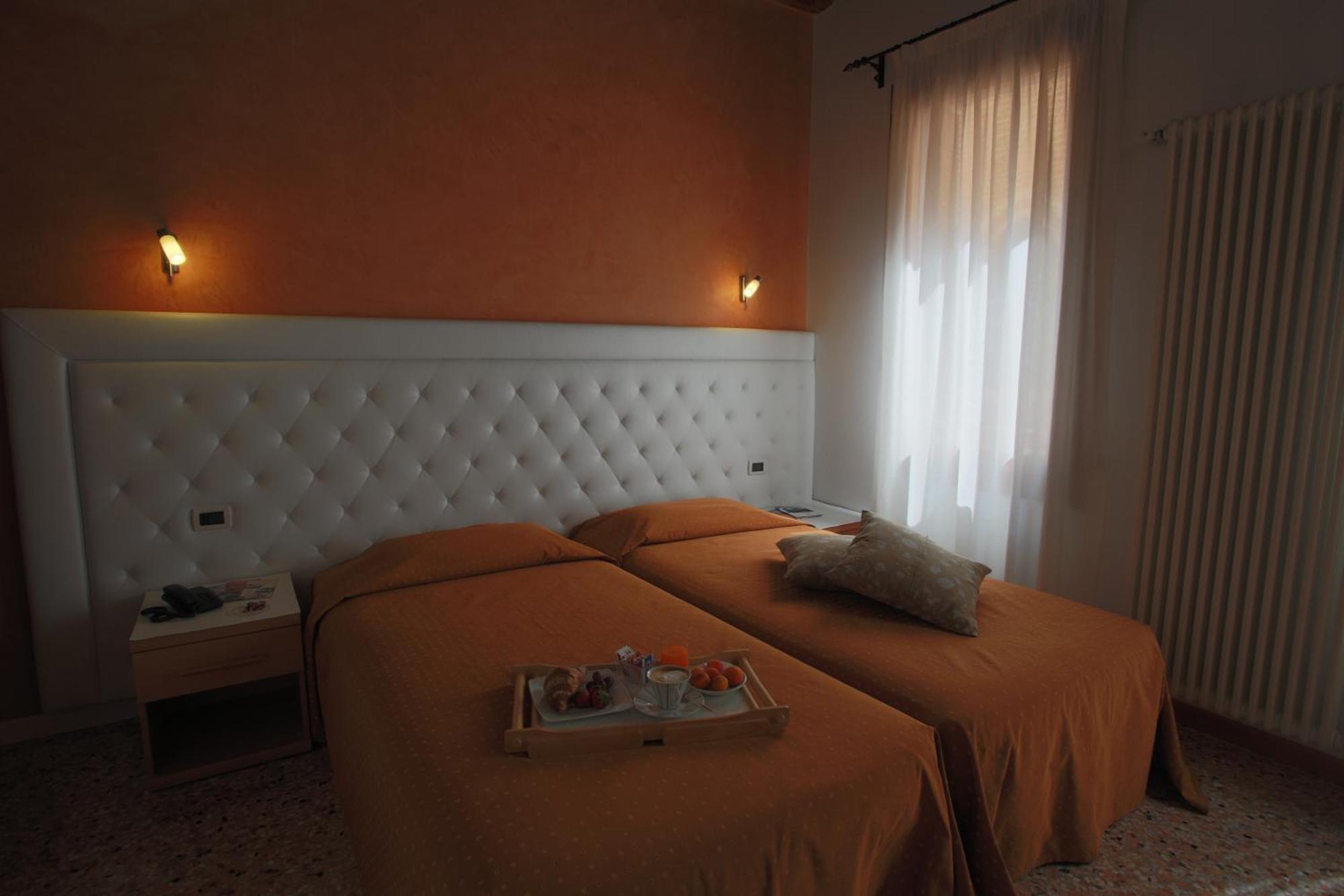 Hotel Roma Читтаделла Экстерьер фото