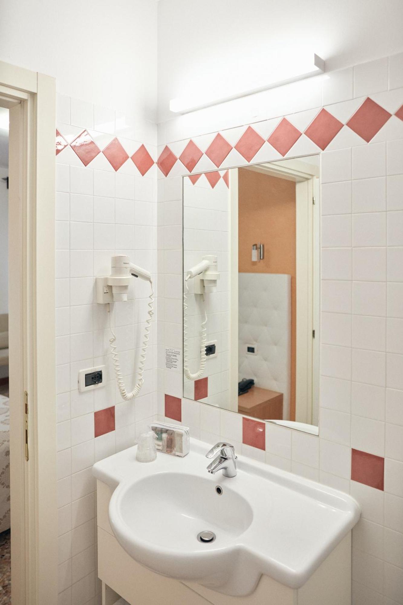 Hotel Roma Читтаделла Экстерьер фото